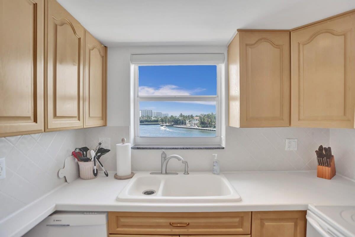 Lauderdale Yacht & Club 411 Holiday home