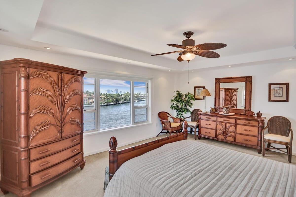 Lauderdale Yacht & Club 411 *