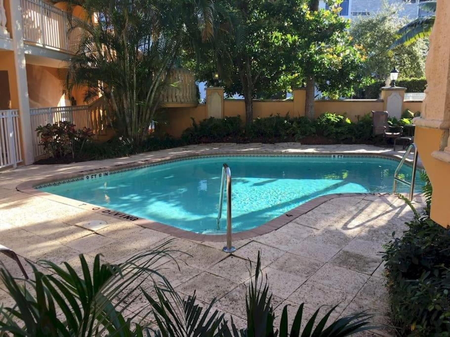 Apartment With Waterview In Olas Blvd Fort Lauderdale