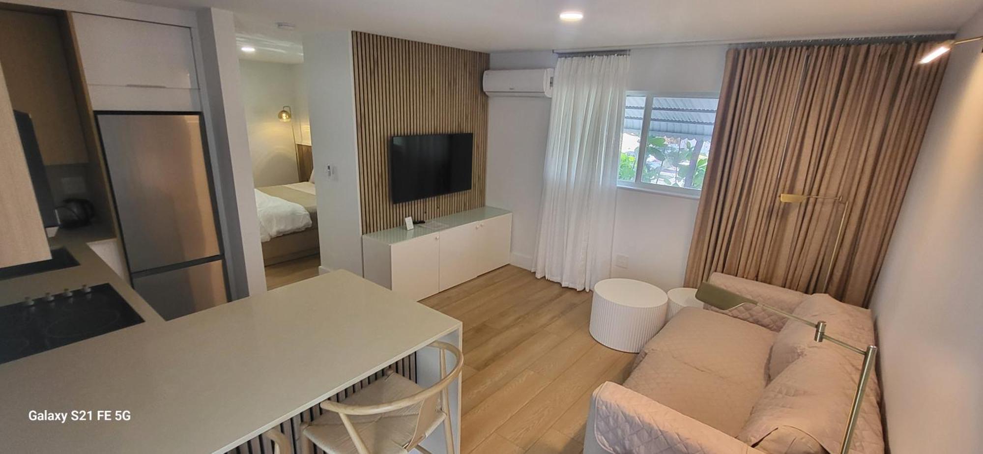 Inn Green Island