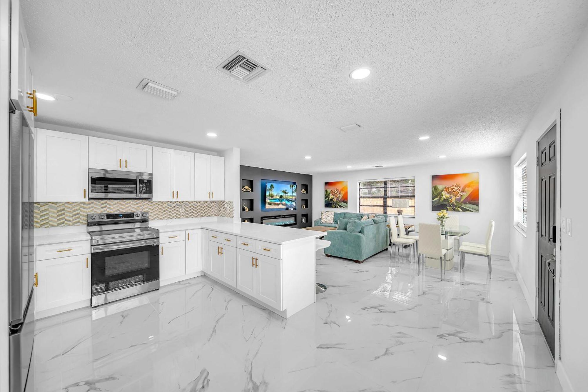 Indoor Basketball, Game Room, Heated Pool, Private *