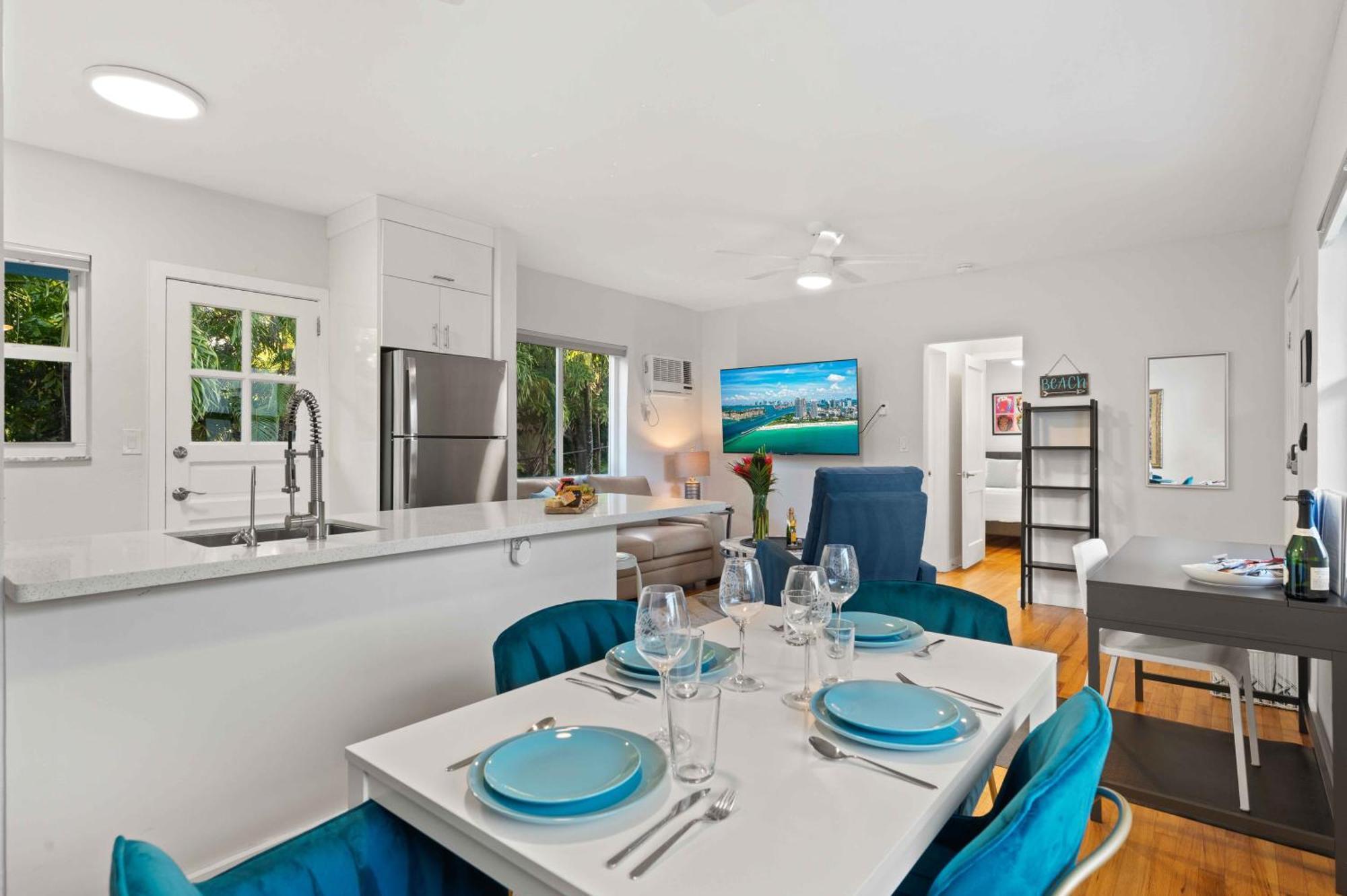 Apartment By The King Bed Lush Patio W Bbq Breakers Key Six H0mes *