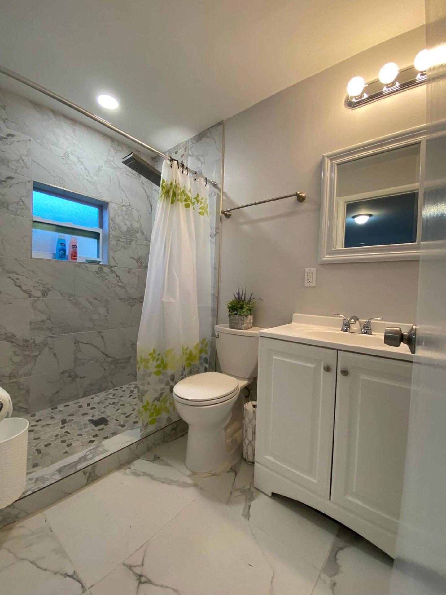 Mazor Luxury One Bedroom Vacation Holiday home *