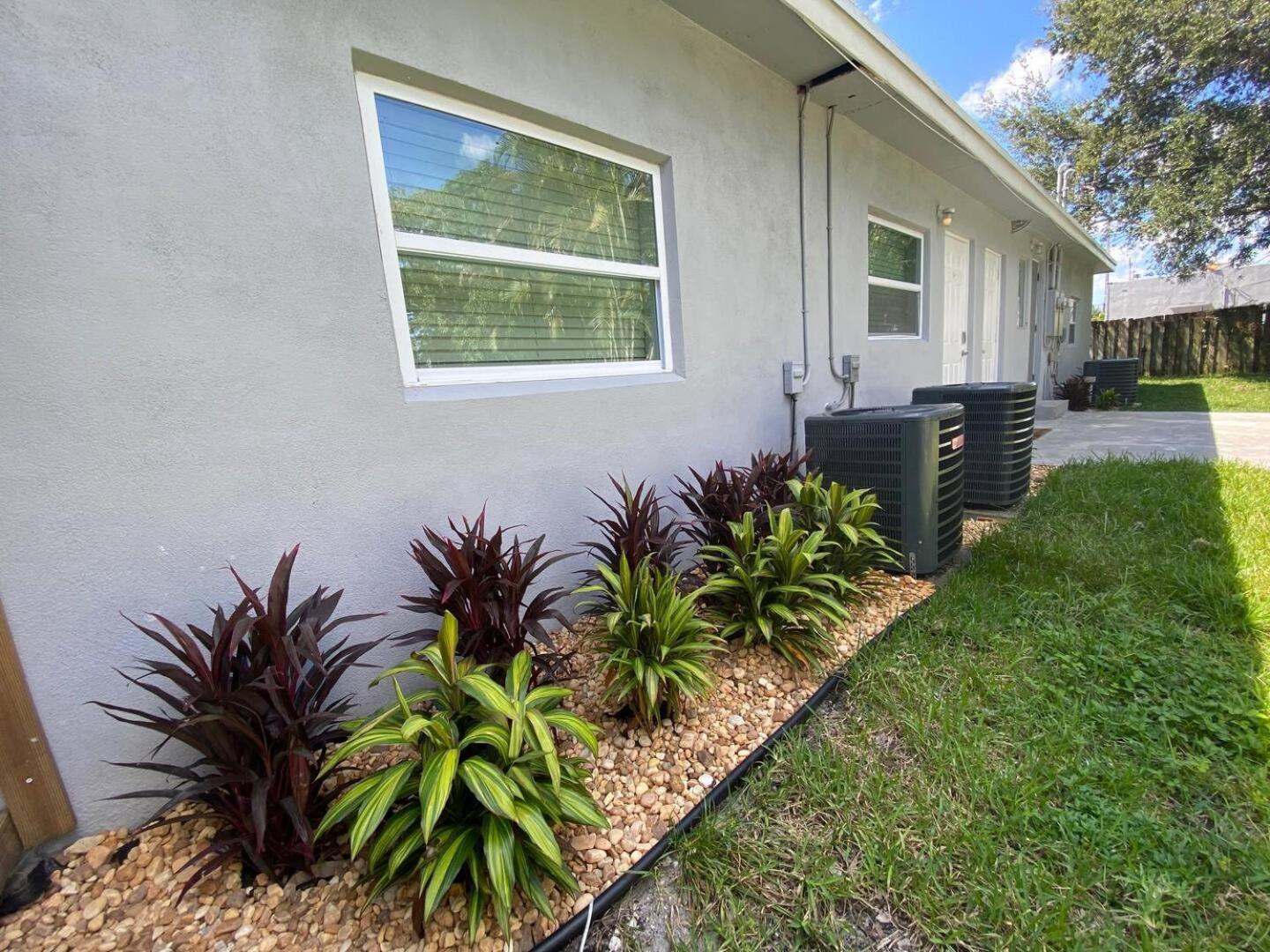Mazor Luxury One Bedroom Vacation Holiday home *