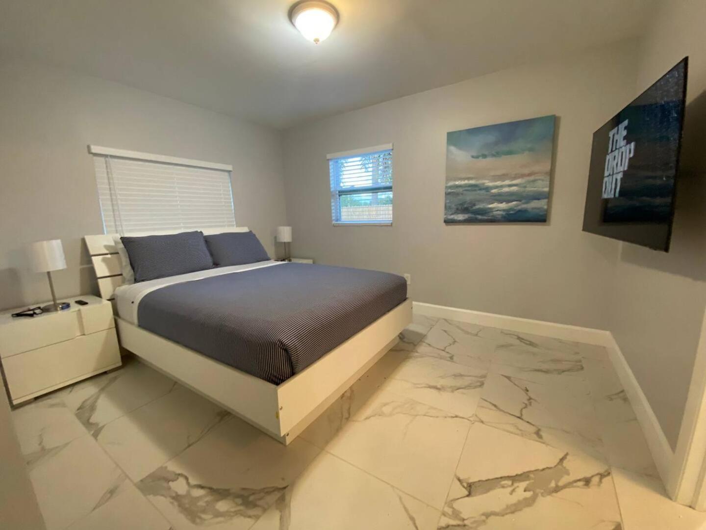 Mazor Luxury One Bedroom Vacation Holiday home *
