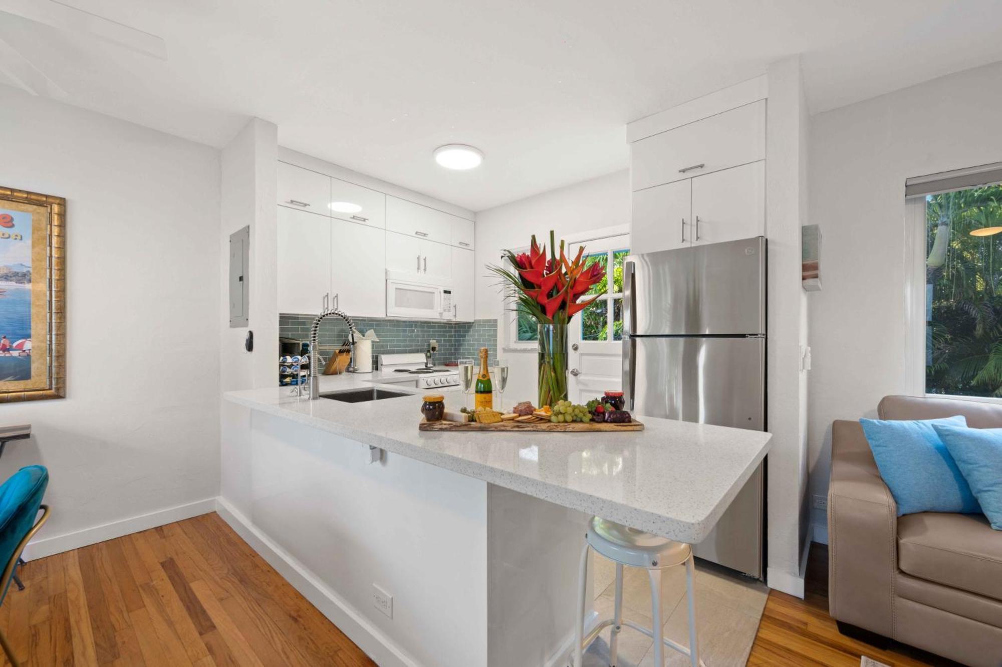 By The King Bed Lush Patio W Bbq Breakers Key Six H0mes * Fort Lauderdale