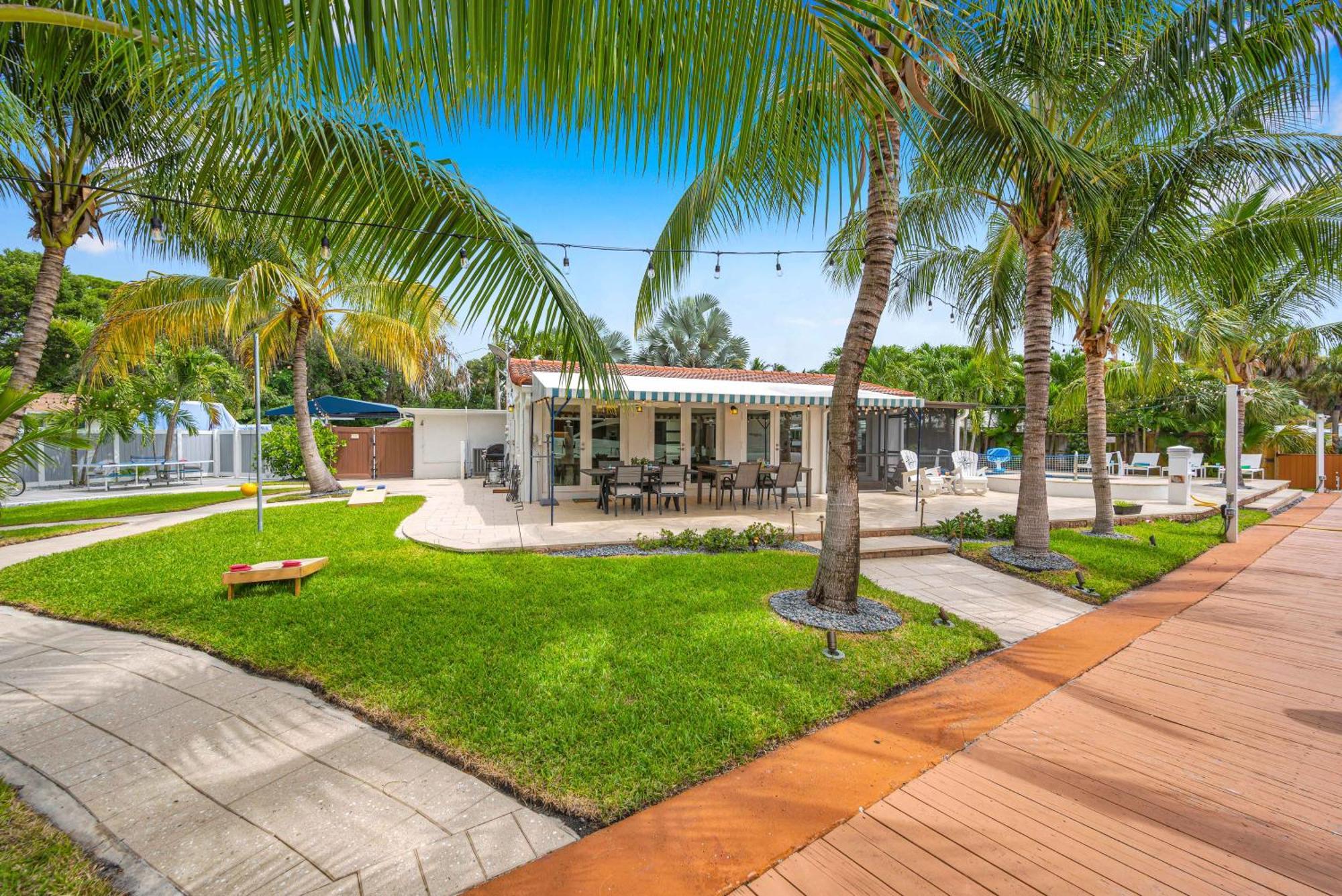 Centrally Located Heated Pool Riverside View Access Citrus Key H0mes Holiday home *