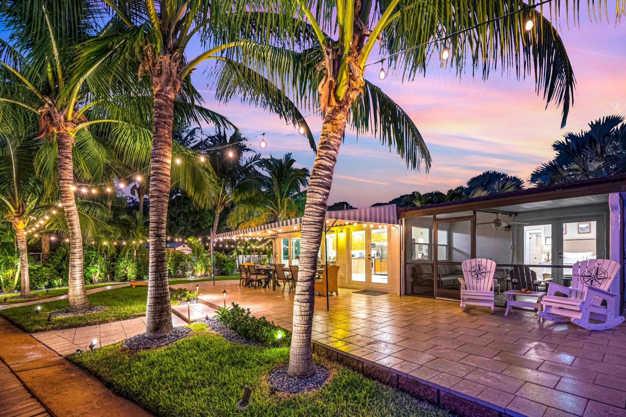 Centrally Located Heated Pool Riverside View Access Citrus Key H0mes Holiday home *
