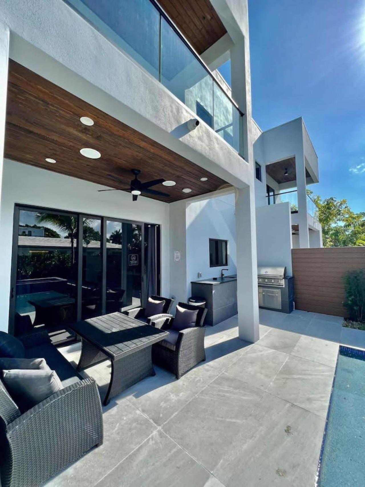 Elements Olas W Pool And Near Holiday home
