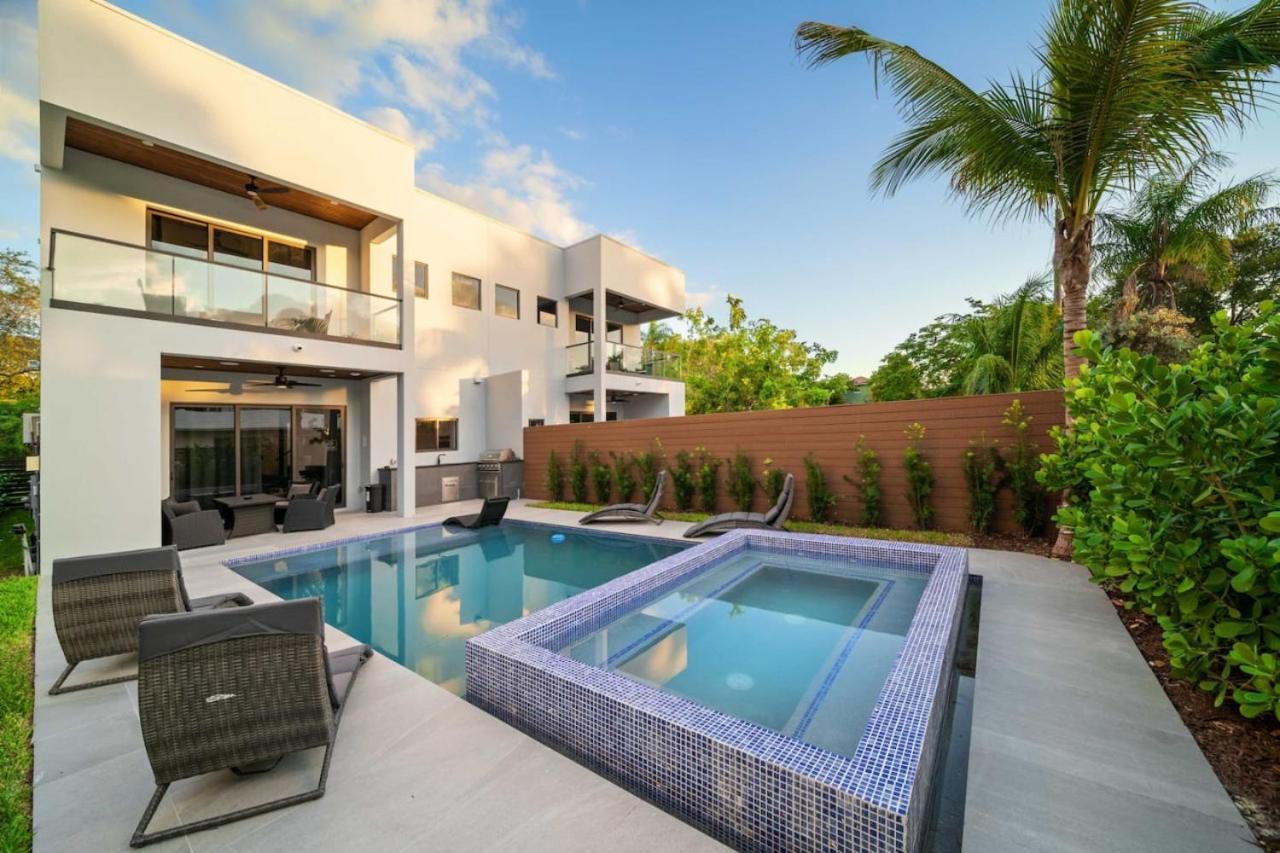 Elements Olas W Pool And Near