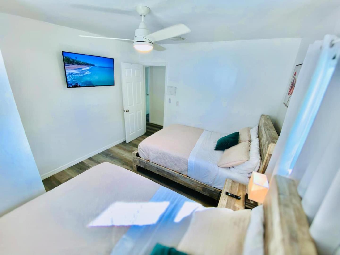 Stylish Lauderdale Retreat Ideal For Work Fort Lauderdale
