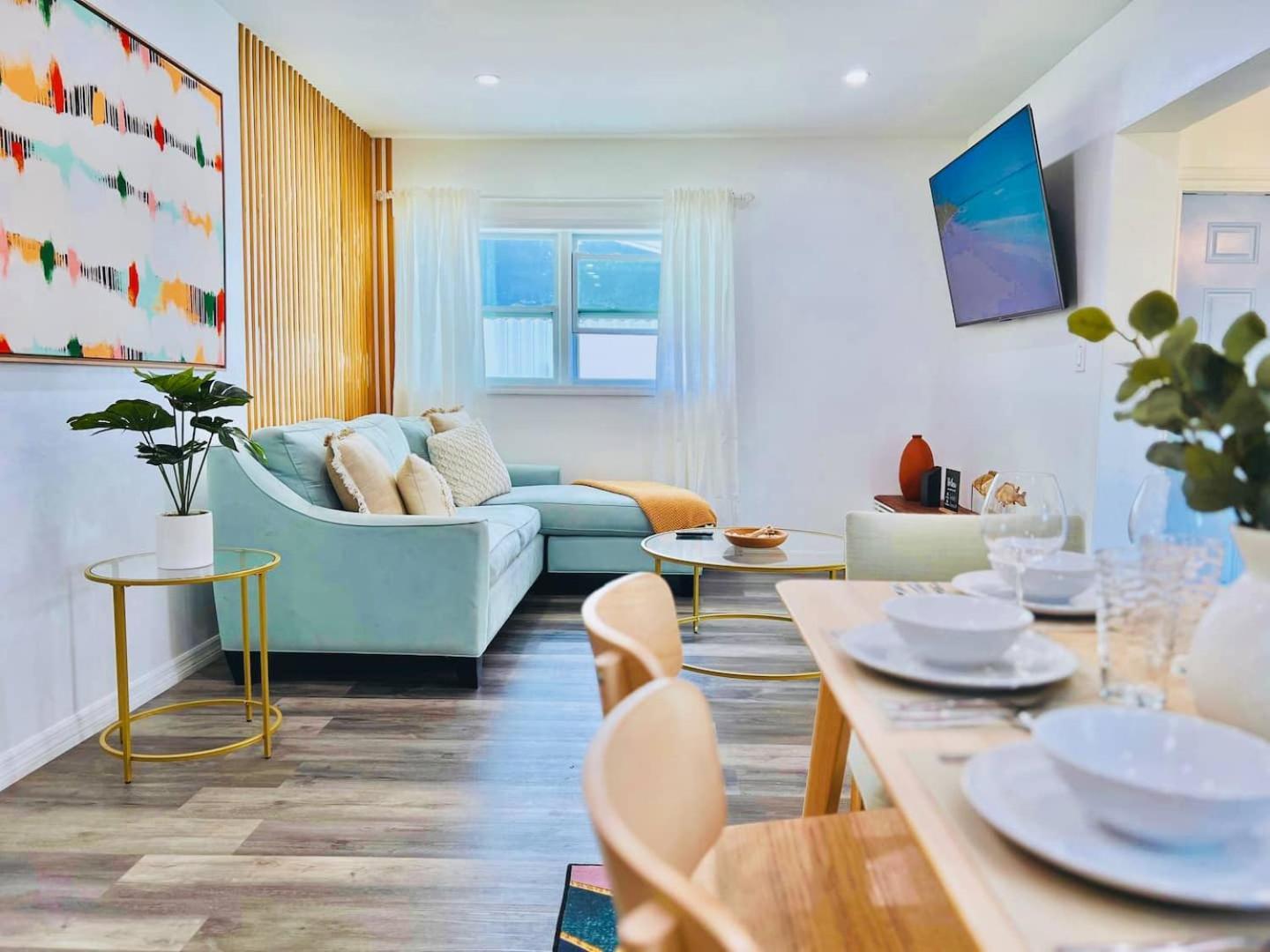 Stylish Lauderdale Retreat Ideal For Work *