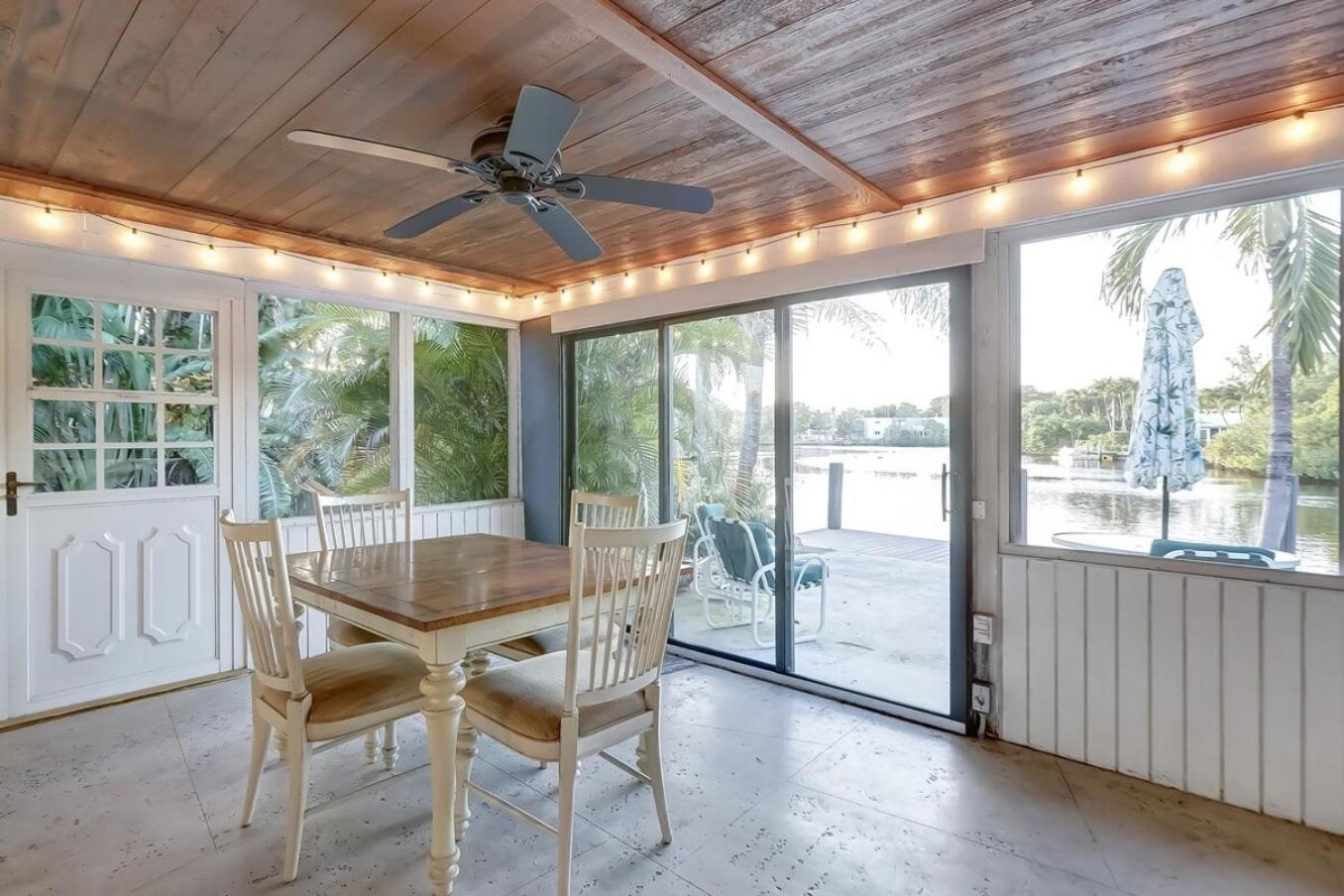 Apartment Waterfront Private Patio Pool *