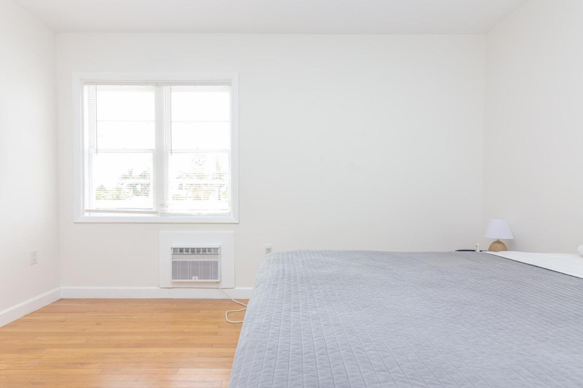 2-bdrm Unit - 5 Minutes Walking Olas *