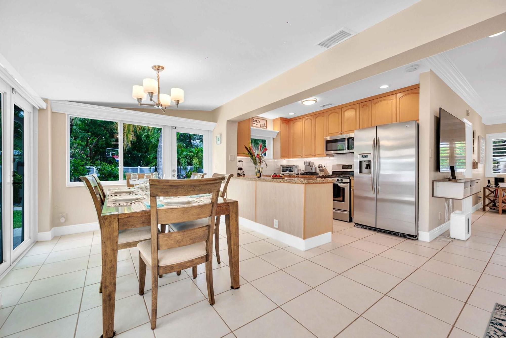 Centrally Located Heated Pool Riverside View Access Citrus Key H0mes Holiday home *