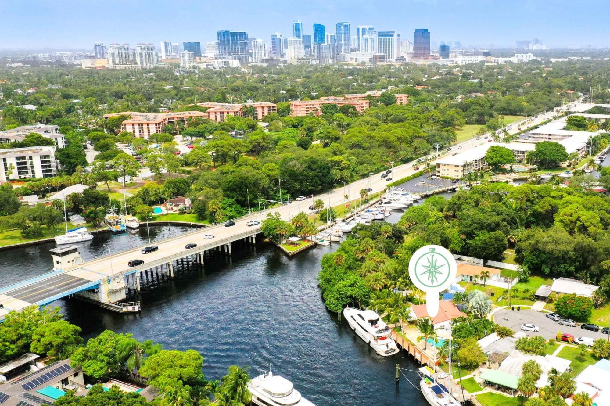 Centrally Located Heated Pool Riverside View Access Citrus Key H0mes Fort Lauderdale