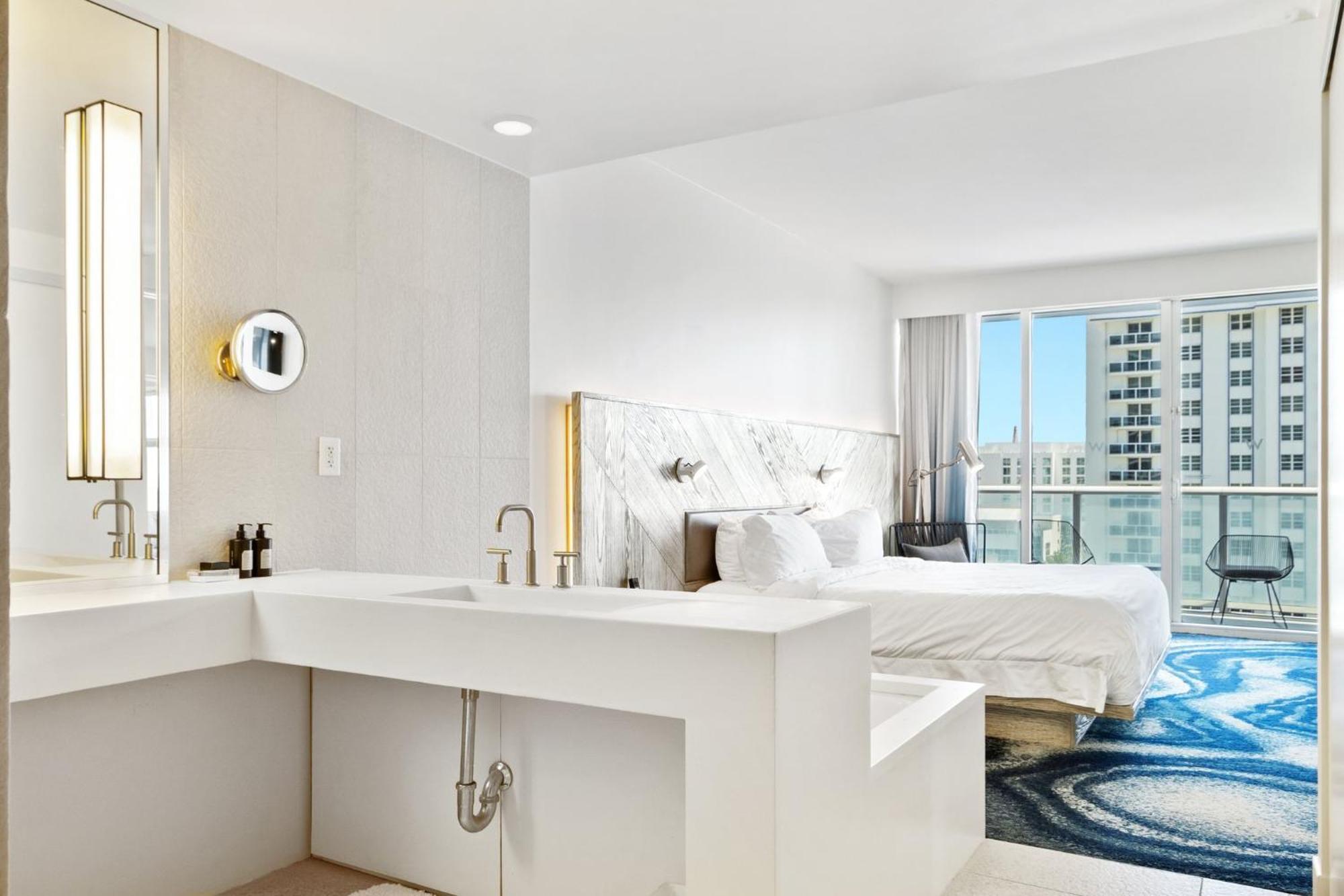 Oceanview Luxury, Access, Sleeps 6 2br 2ba - Vista Mar By Homestakes Fort Lauderdale
