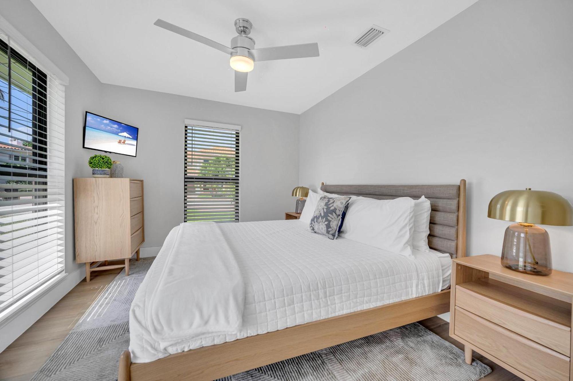 Open Concept Proximity Lush Neighborhood Pearl Key Holiday home Fort Lauderdale