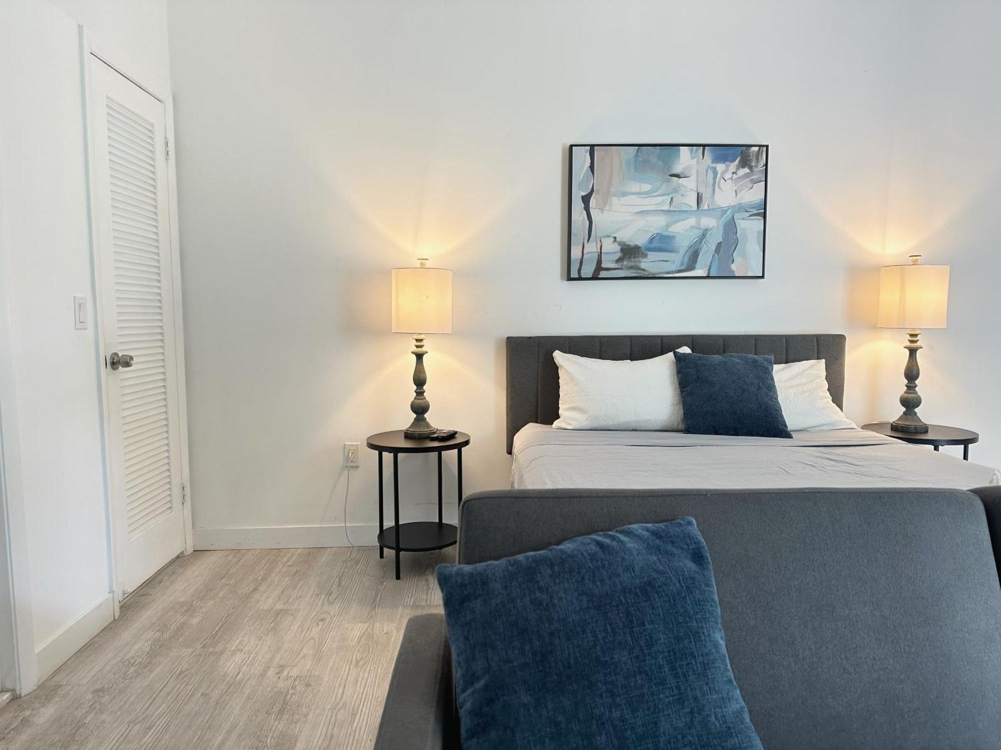 Studio Las Olas Beach - - 5 Minutes Walk To Beach Apartment *