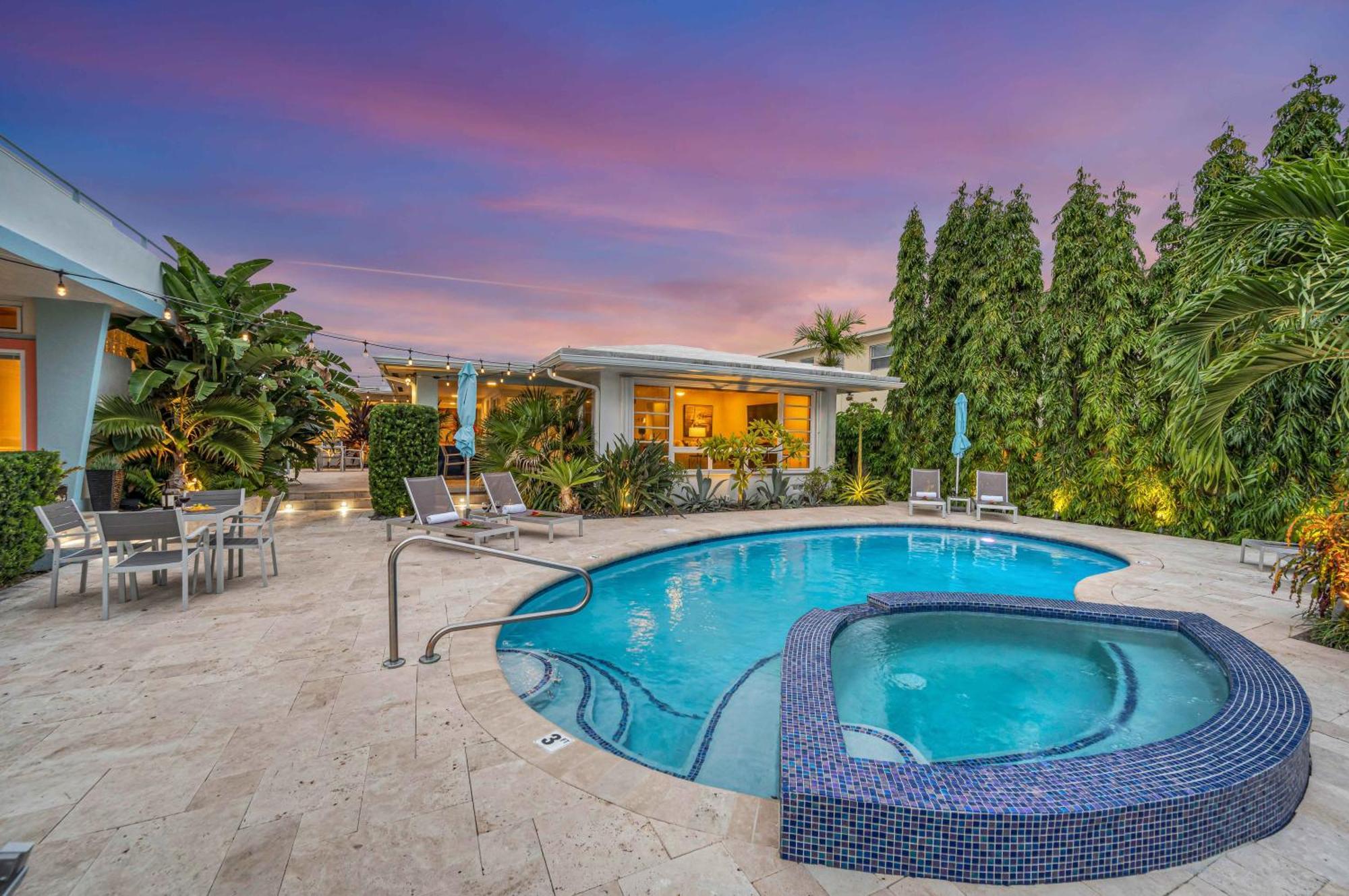 Holiday home Secluded Retreat Heated Pool Dock Access Quiet Neighborhood Saltaire Key Resldences