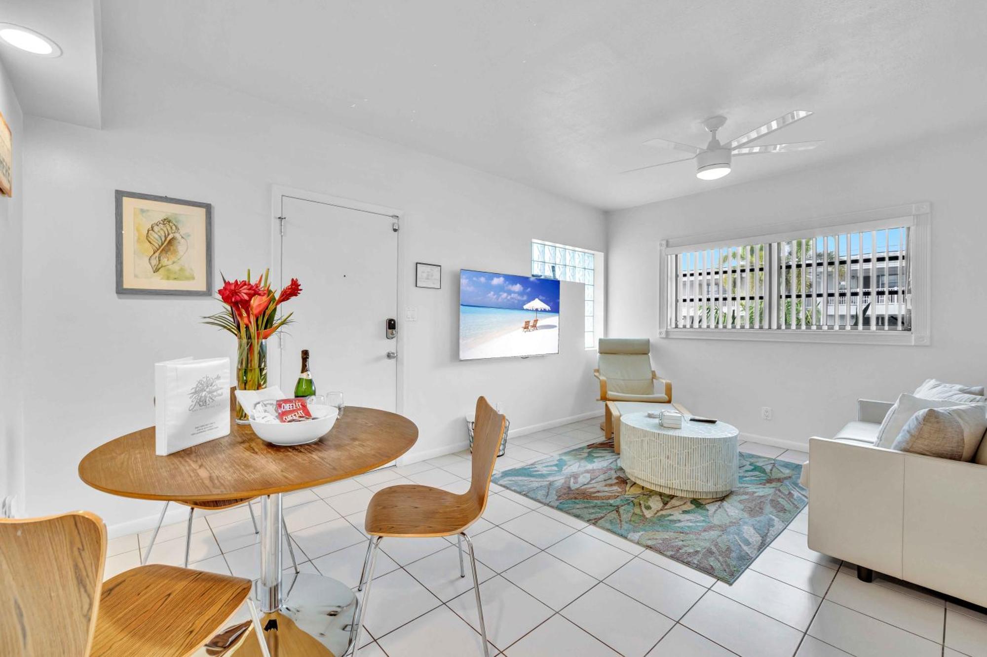 Secluded Retreat Heated Pool Dock Access Quiet Neighborhood Saltaire Key Resldences * Fort Lauderdale