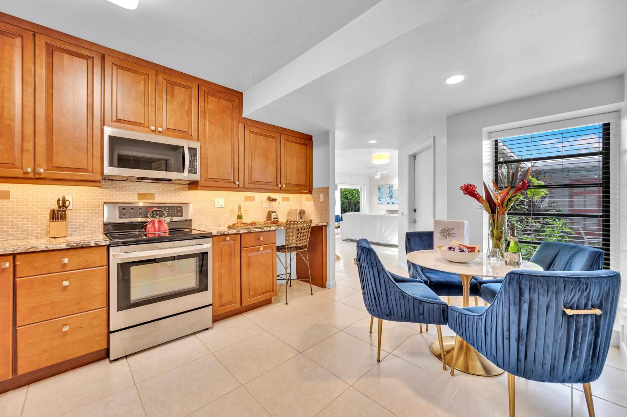 Secluded Retreat Heated Pool Dock Access Quiet Neighborhood Saltaire Key Resldences Fort Lauderdale