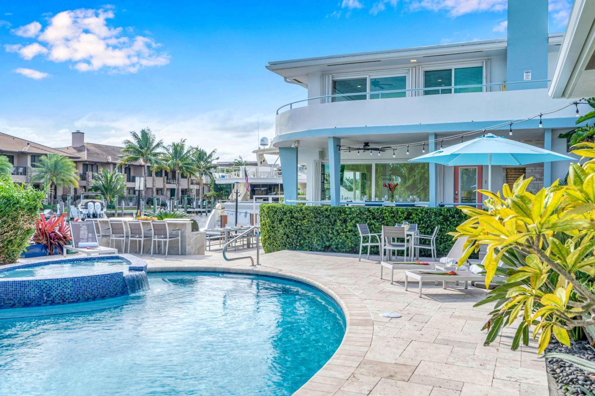 Holiday home Secluded Retreat Heated Pool Dock Access Quiet Neighborhood Saltaire Key Resldences *