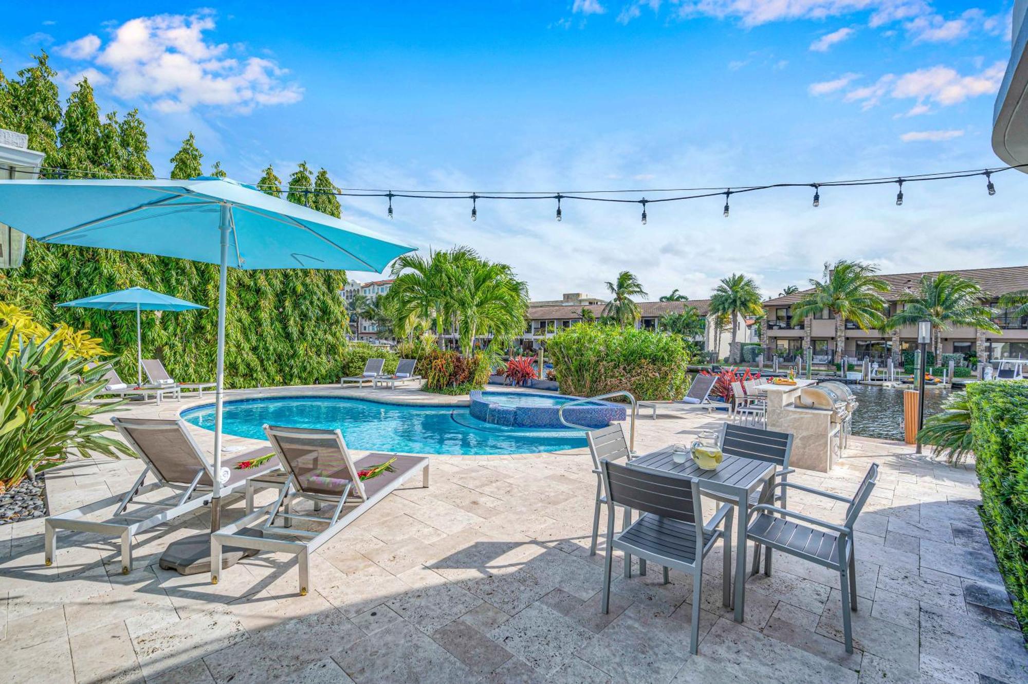 Secluded Retreat Heated Pool Dock Access Quiet Neighborhood Saltaire Key Resldences Holiday home *