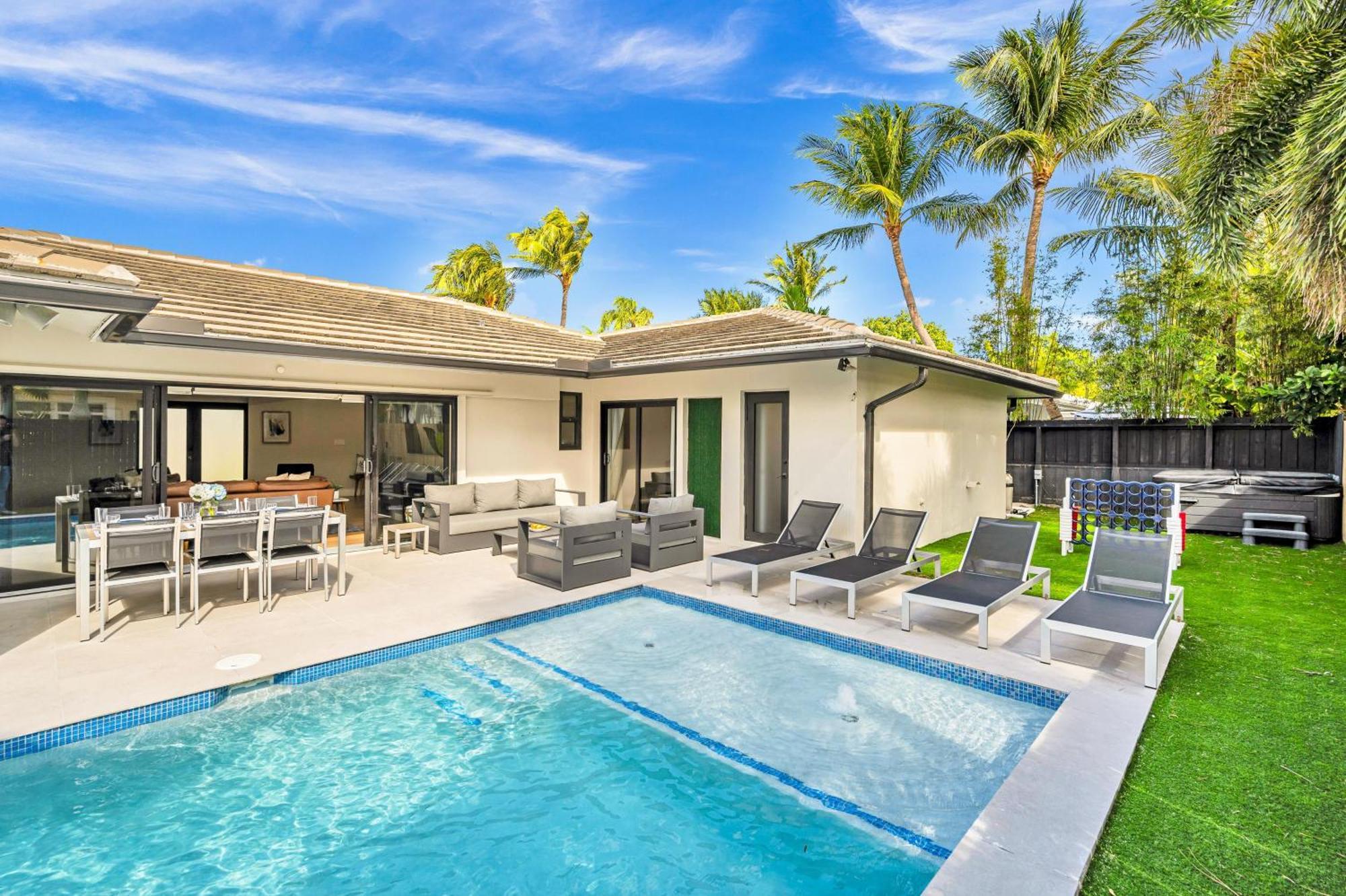 Holiday home Open Concept Proximity Lush Neighborhood Pearl Key