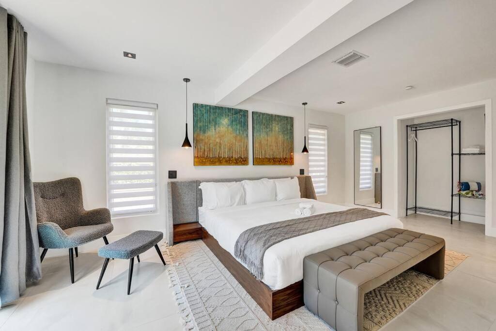 Modern 6 Bedroom Oasis With Pool And Outdoor Bbq Villa Fort Lauderdale