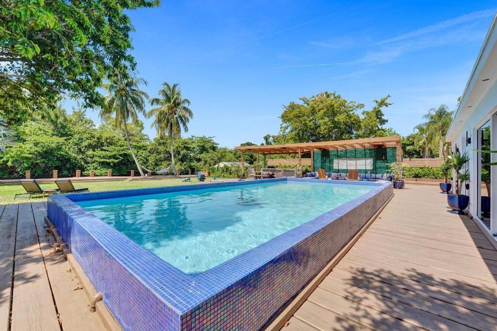 Villa Modern 6 Bedroom Oasis With Pool And Outdoor Bbq Fort Lauderdale
