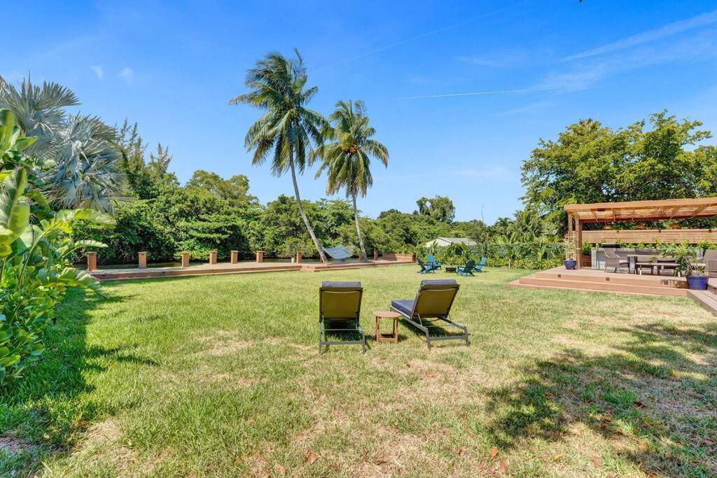 Modern 6 Bedroom Oasis With Pool And Outdoor Bbq * Fort Lauderdale