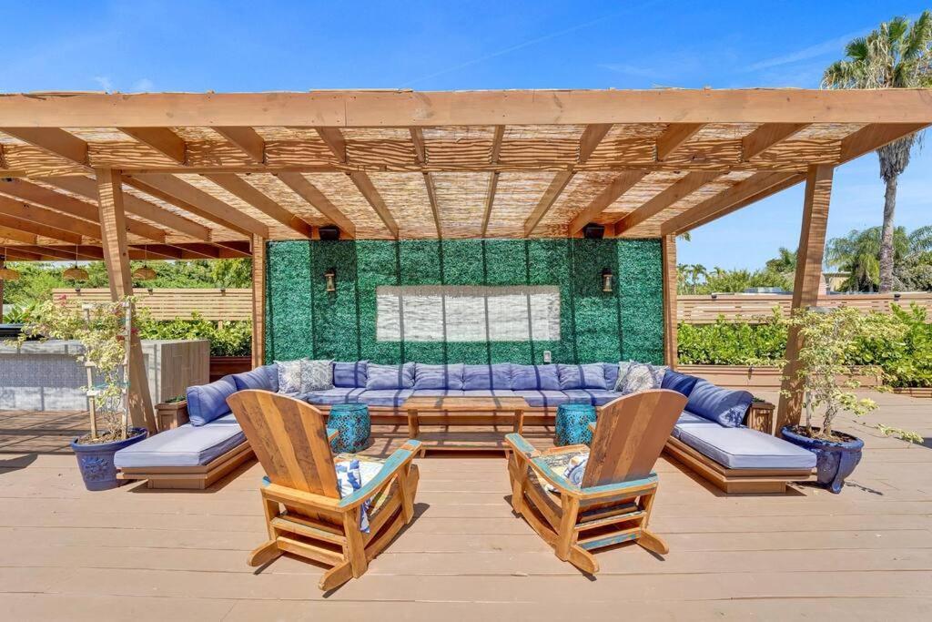 Villa Modern 6 Bedroom Oasis With Pool And Outdoor Bbq *