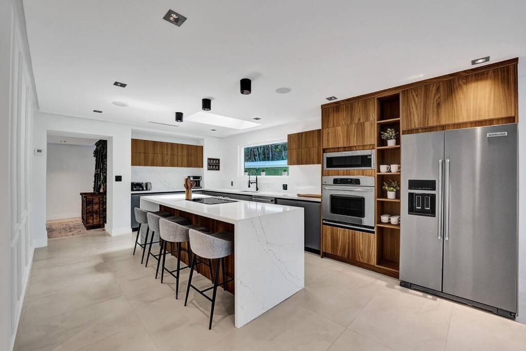 Modern 6 Bedroom Oasis With Pool And Outdoor Bbq Villa Fort Lauderdale