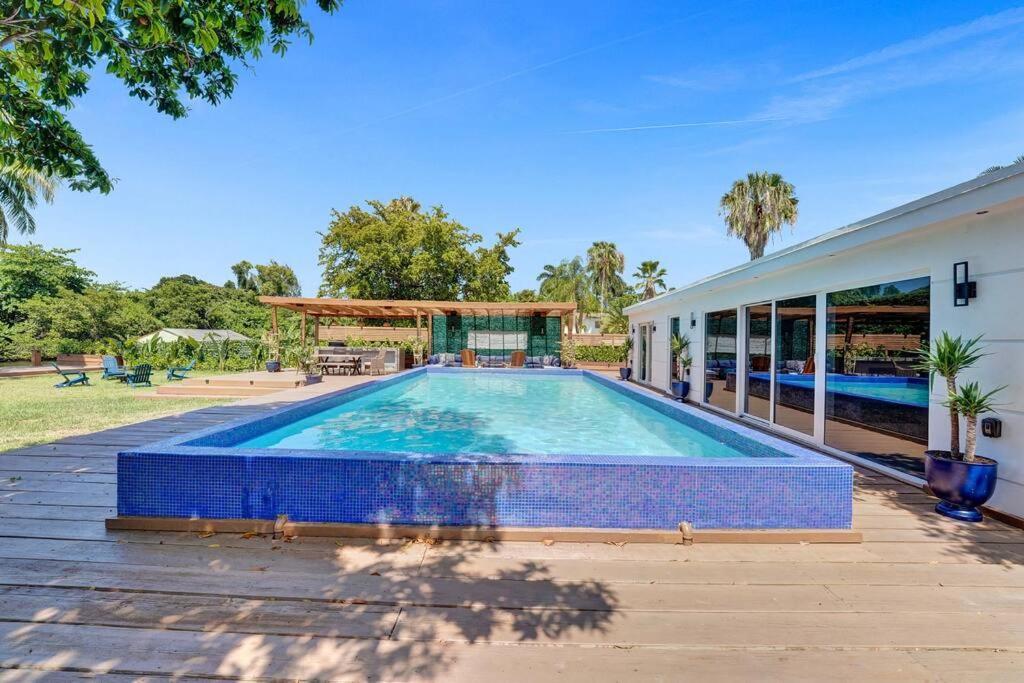 Modern 6 Bedroom Oasis With Pool And Outdoor Bbq * Fort Lauderdale