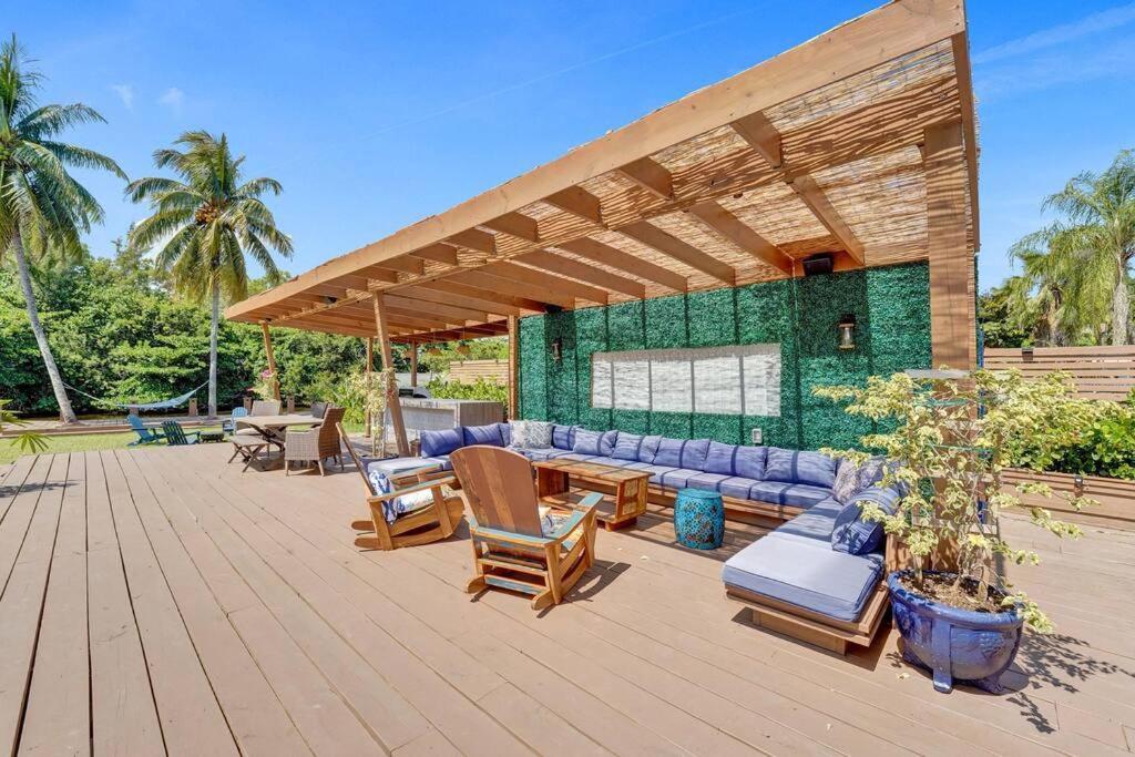 Modern 6 Bedroom Oasis With Pool And Outdoor Bbq * Fort Lauderdale