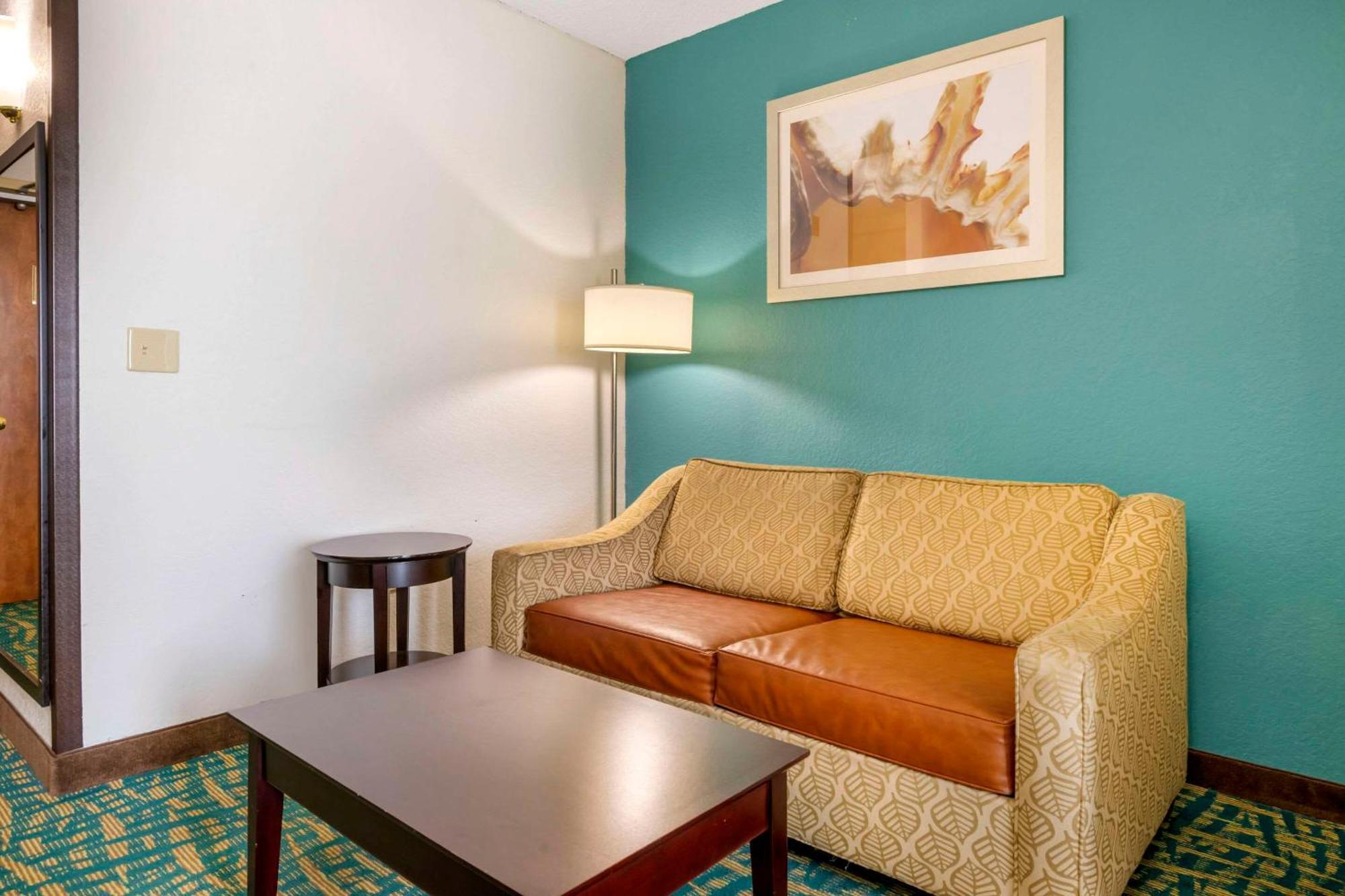 Comfort & Lauderdale West Turnpike 2* Lauderdale Lakes