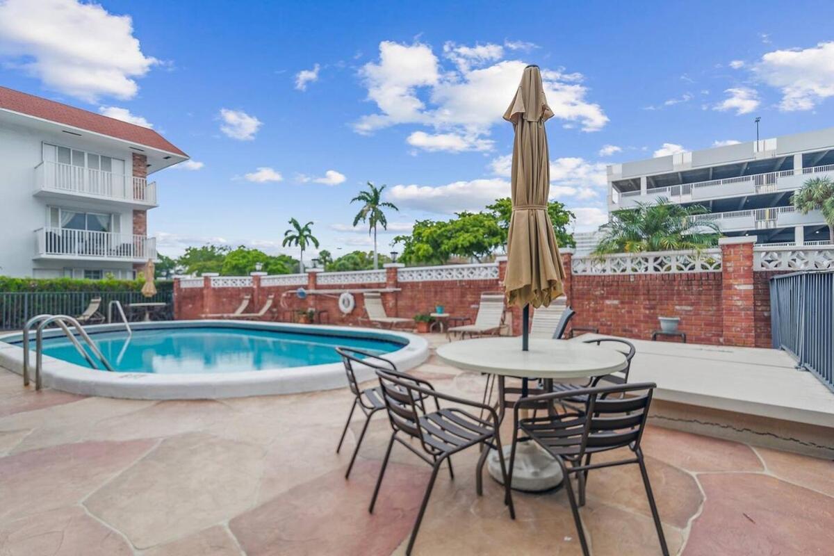 Coastal Lauderdale Get Away *