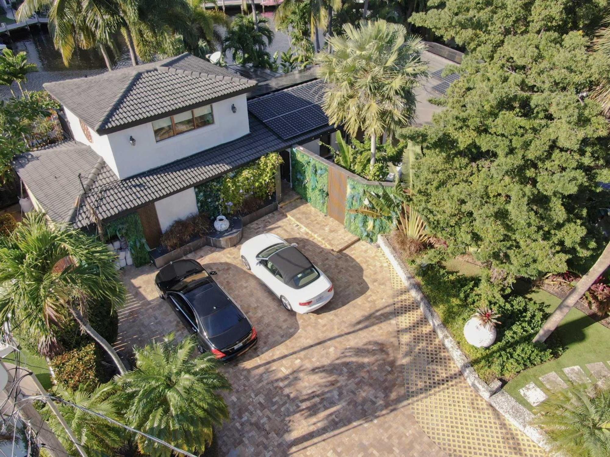 The Sanctuary A Unique Canal-side Retreat In Wilton Manors