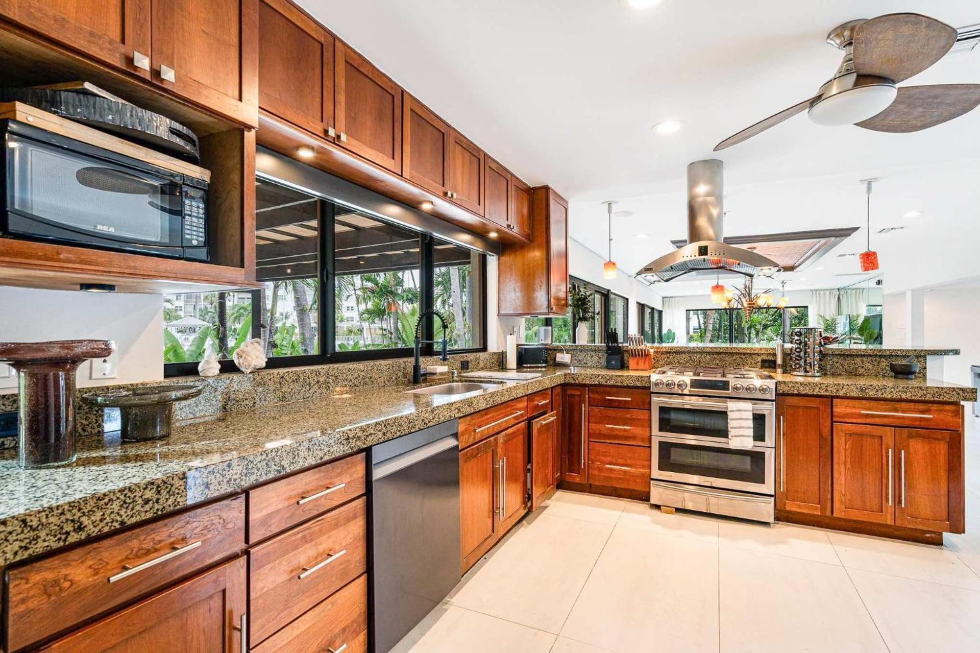 The Sanctuary A Unique Canal-side Retreat In Wilton Manors Holiday home *