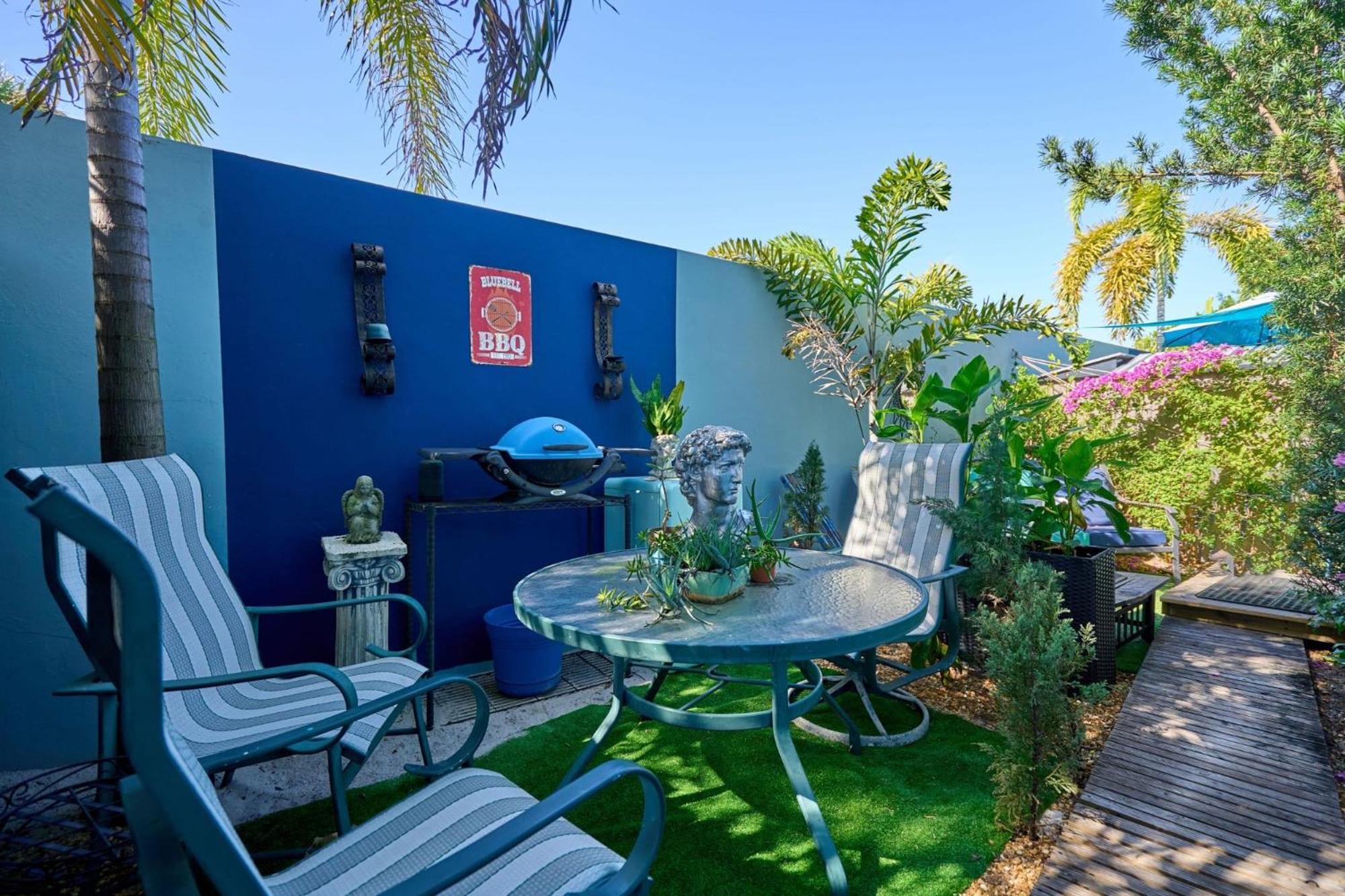 Blue Bell Apartment *