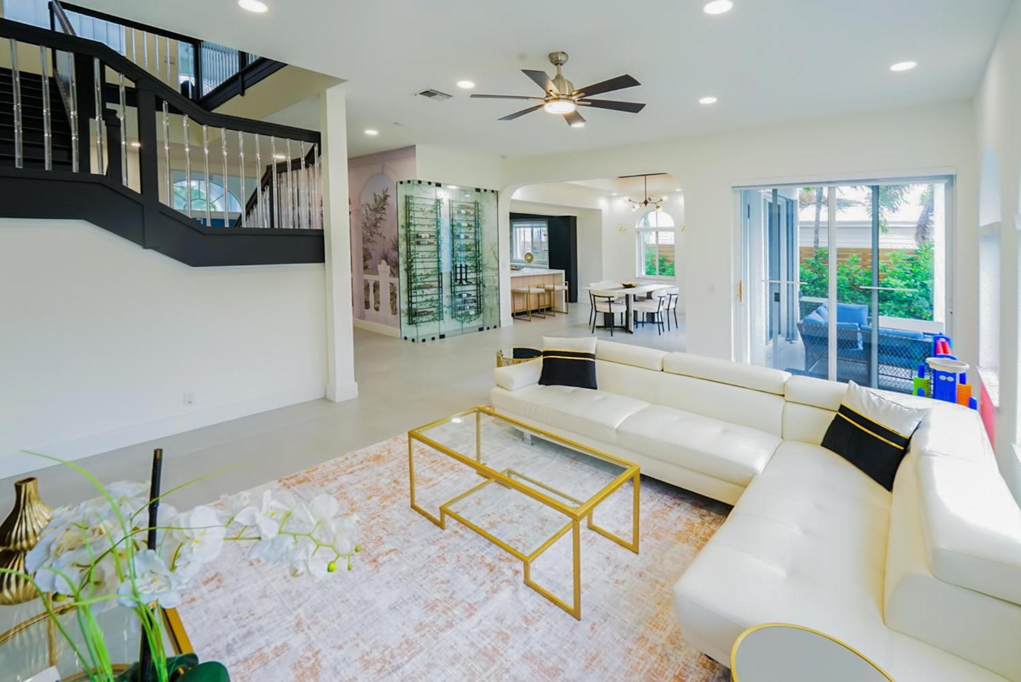 Casa Olympus Lauderdale - Walk To The Beach! Holiday home *