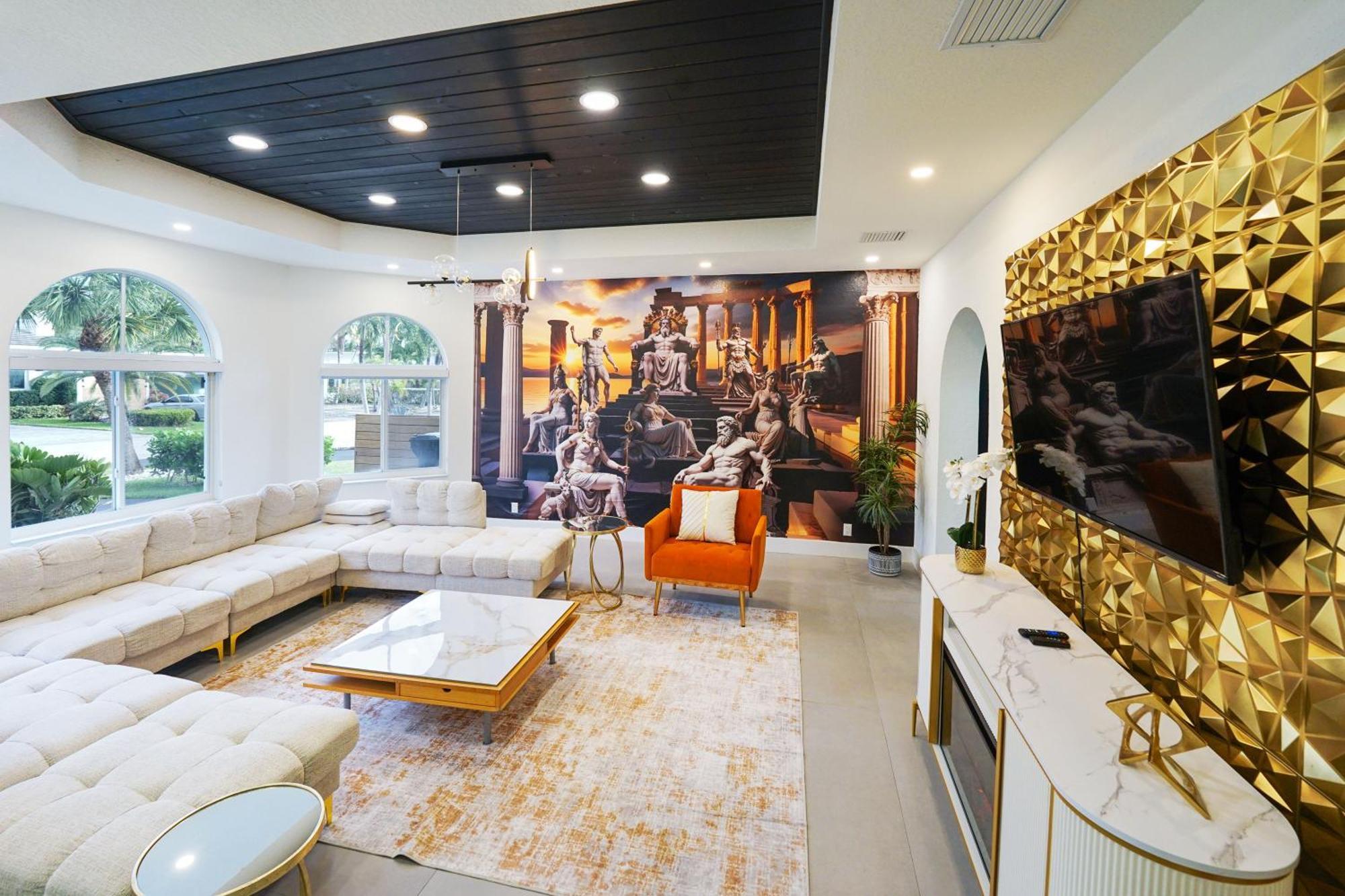 Casa Olympus Lauderdale - Walk To The Beach! Holiday home Fort Lauderdale