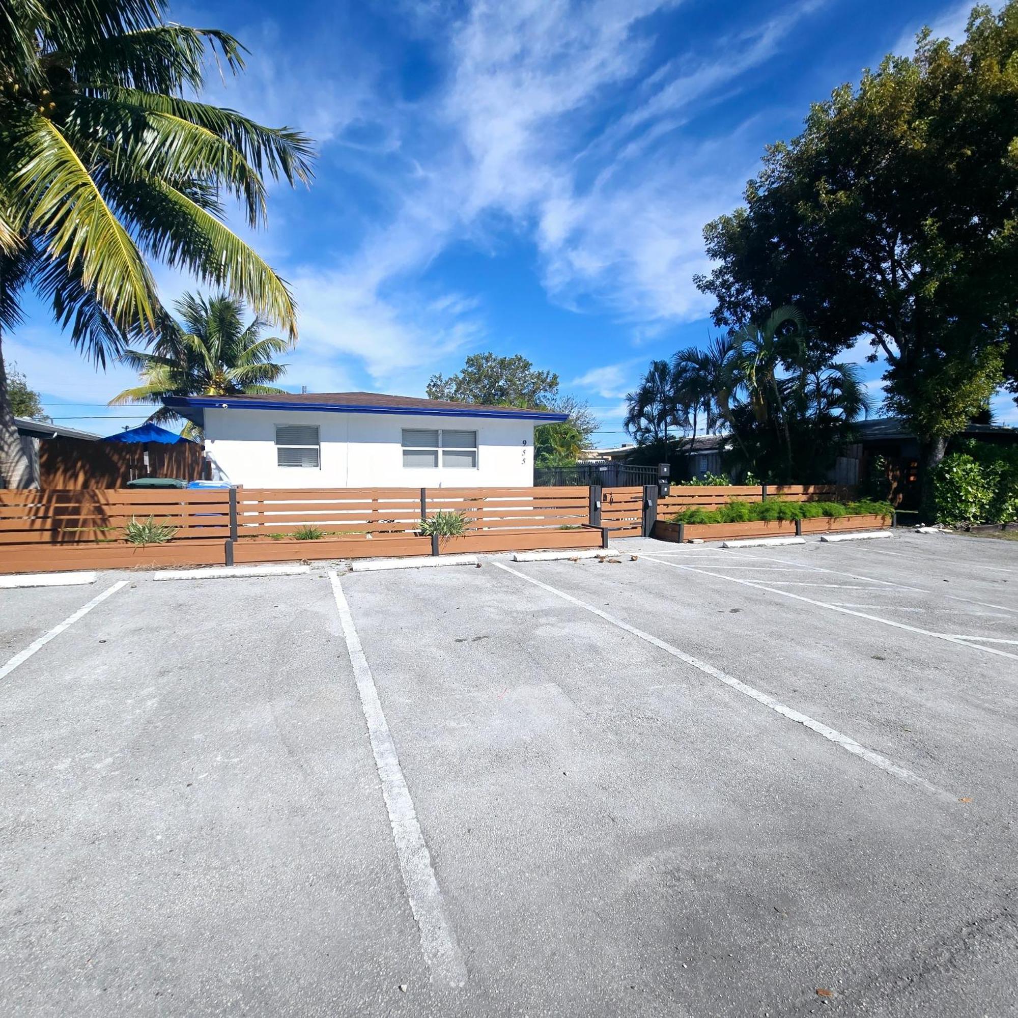 Apartment Coastal Haven: Family-friendly House With Pool Near Beaches