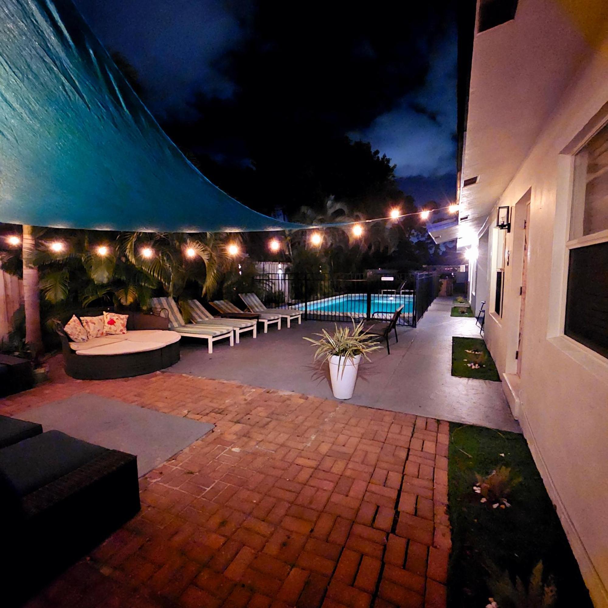 Coastal Haven: Family-friendly House With Pool Near Beaches *