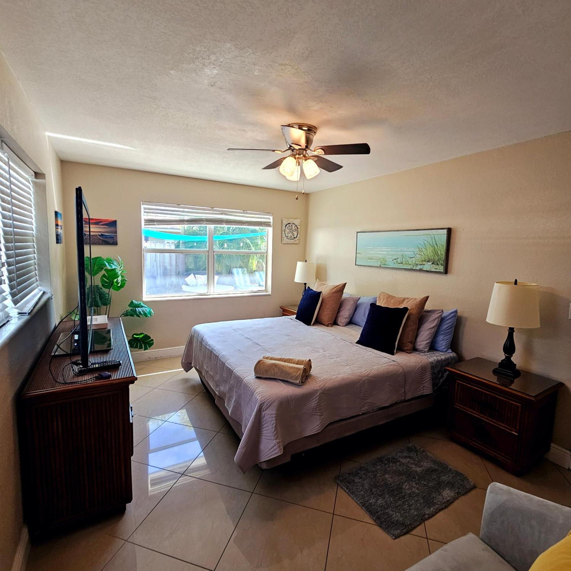 Coastal Haven: Family-friendly House With Pool Near Beaches