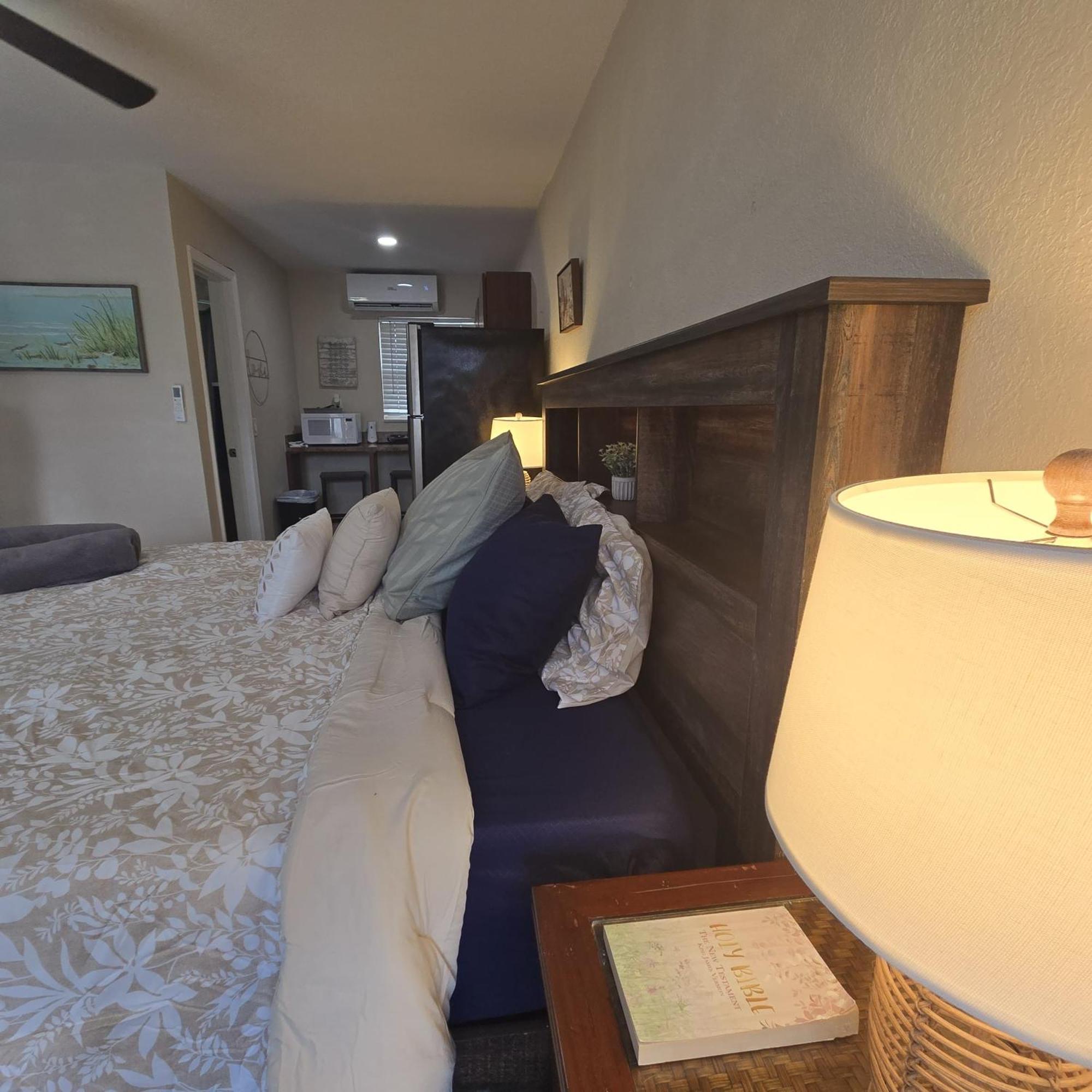 Coastal Haven: Family-friendly House With Pool Near Beaches Apartment