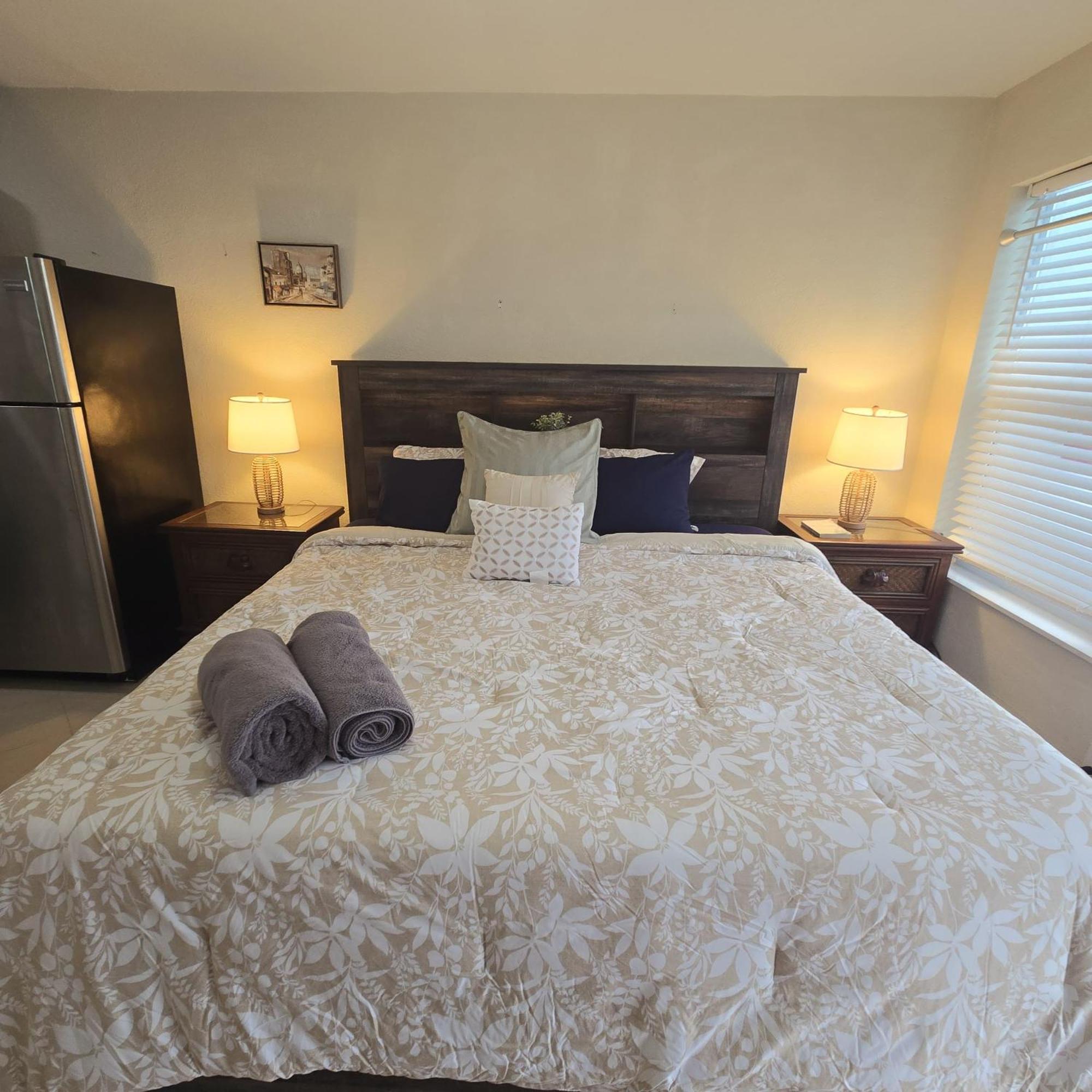 Coastal Haven: Family-friendly House With Pool Near Beaches Apartment *