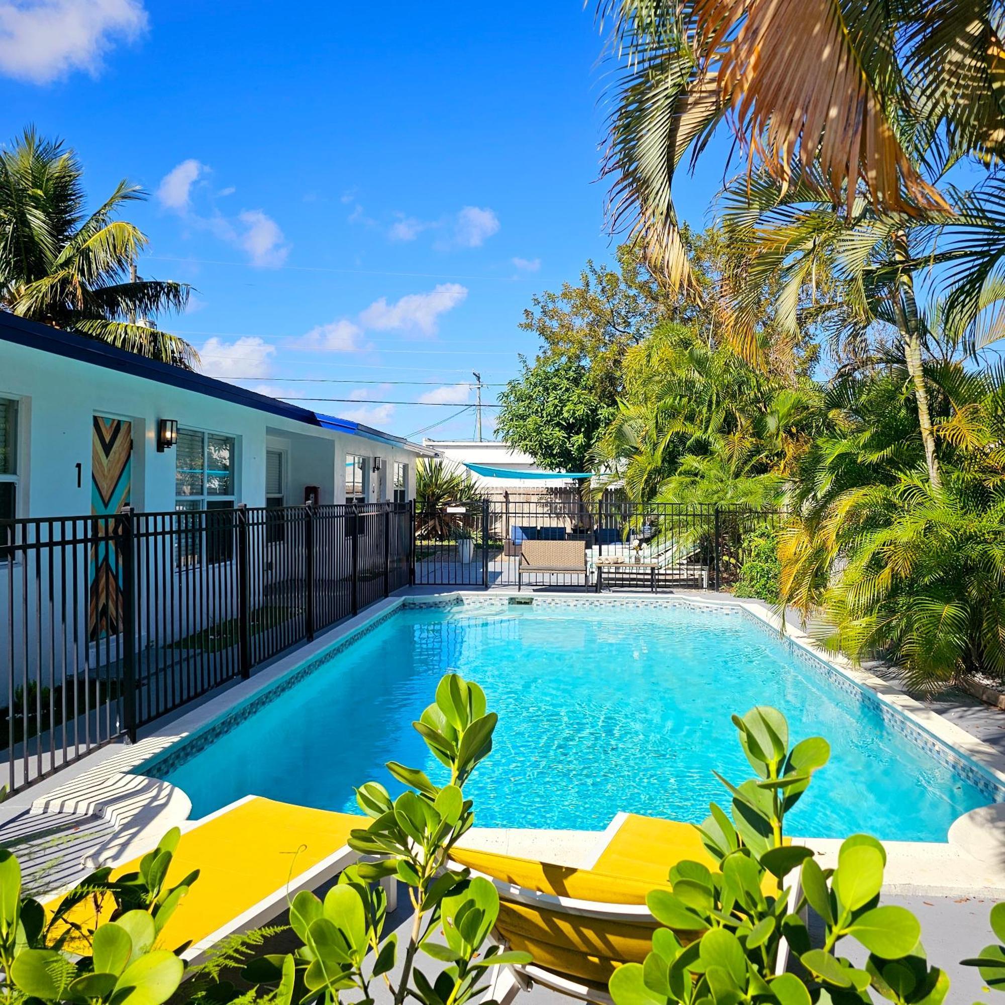 Coastal Haven: Family-friendly House With Pool Near Beaches *