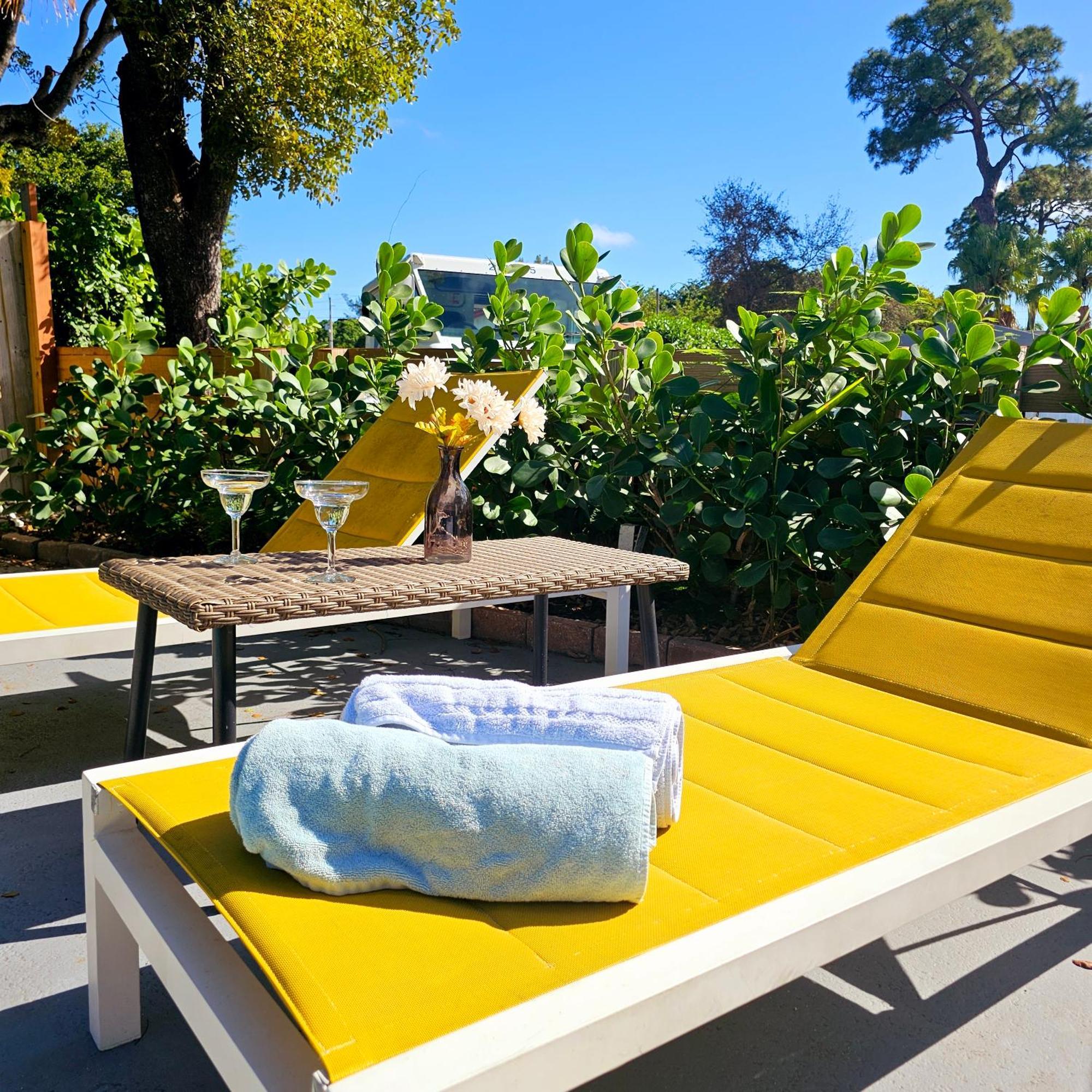 Coastal Haven: Family-friendly House With Pool Near Beaches Apartment Fort Lauderdale